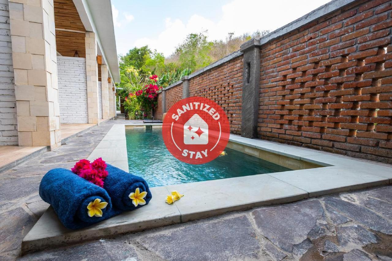 Oyo 1493 Surya Villa Selong Belanak Ngoại thất bức ảnh